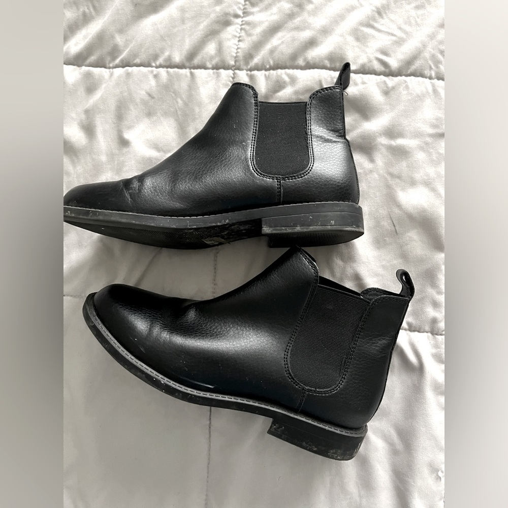 Black H&M Chelsea Boots. Size 37
